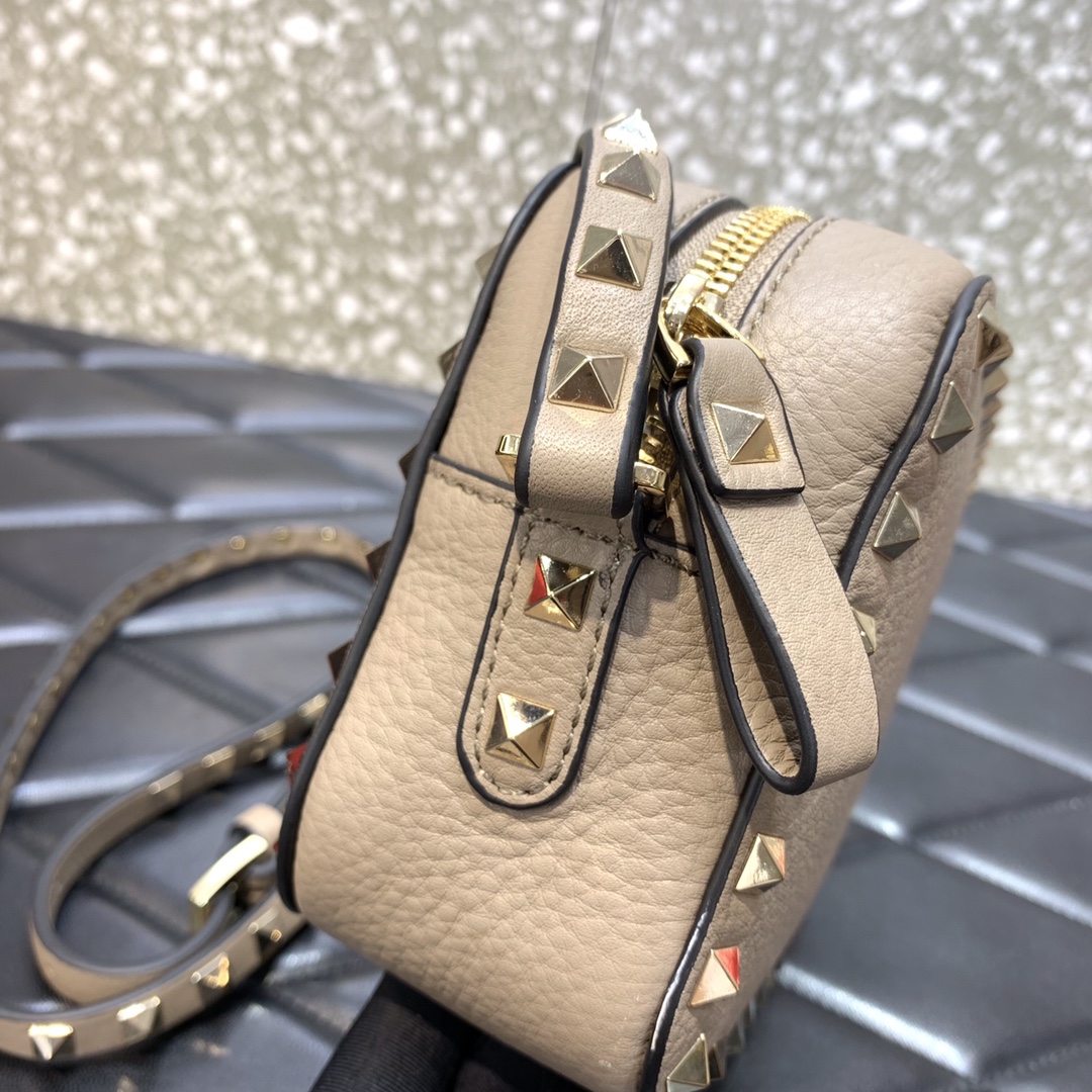 Valentino Garavani Rockstud Crossbody Camera Bag in Grey Grainy Calfskin